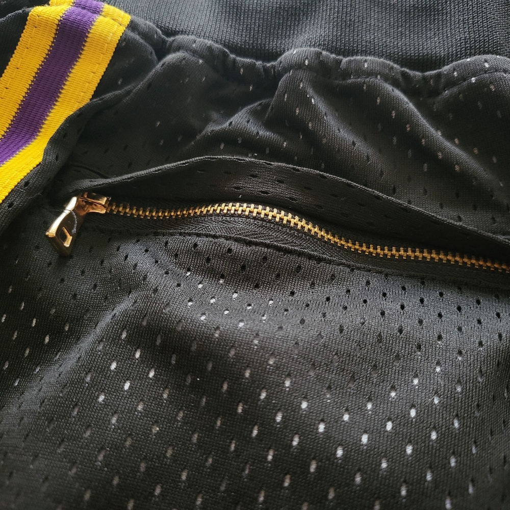 Los Angeles Lakers - Picture 5 of 5